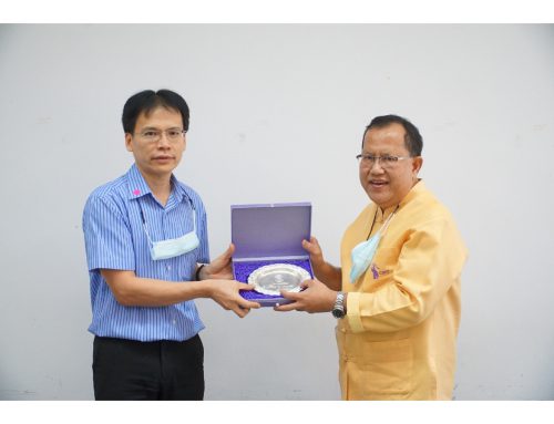 Assoc. Prof.Phrut Sakulchangsatjatai award of outstanding lecturer in the university